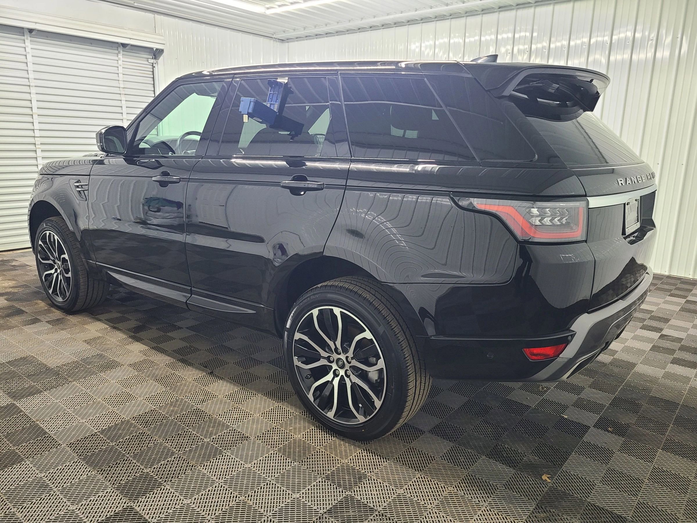 Used 2020 Land Rover Range Rover Sport HSE image 9