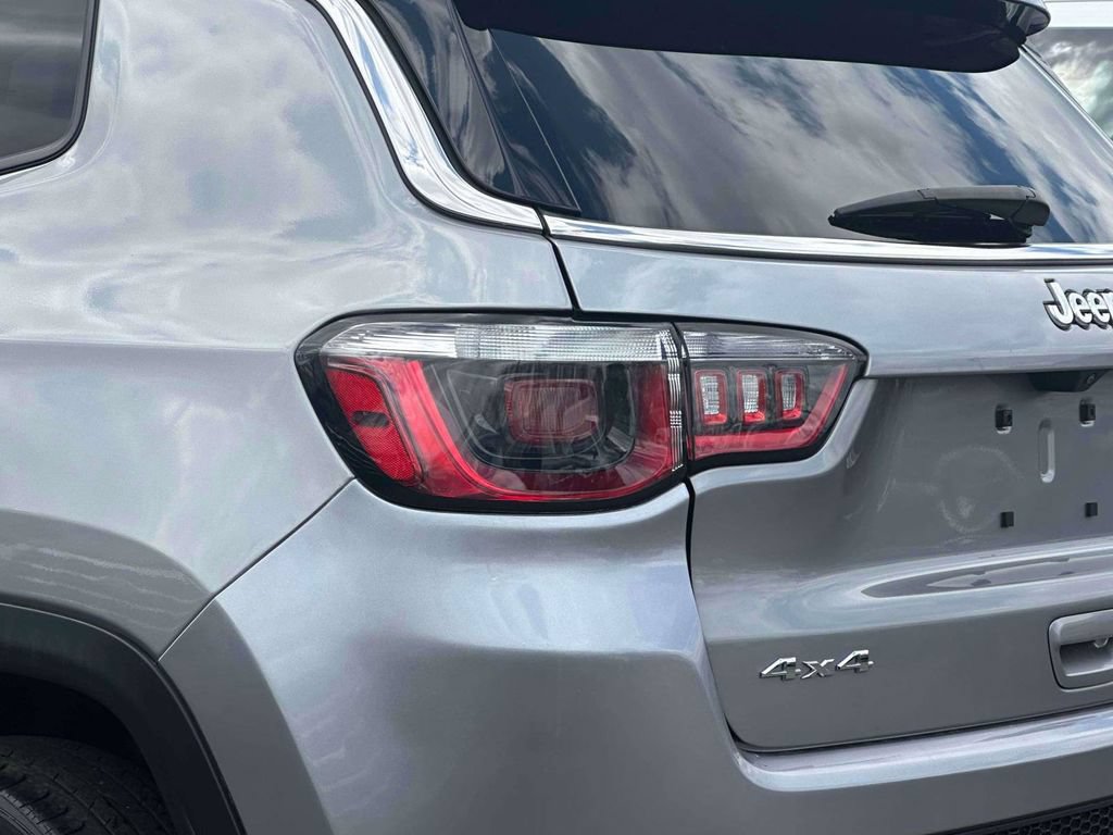 Used 2022 Jeep Compass Limited w/ Sun and Sound Group AWD/4WD image 8