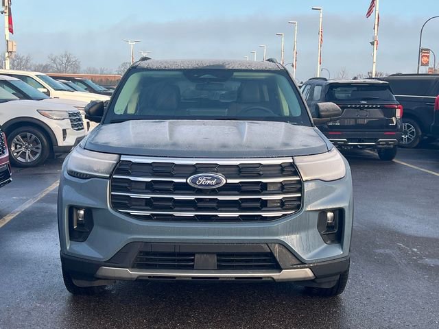 Used 2026 Ford Explorer Active w/ Active Comfort Package AWD/4WD image 2