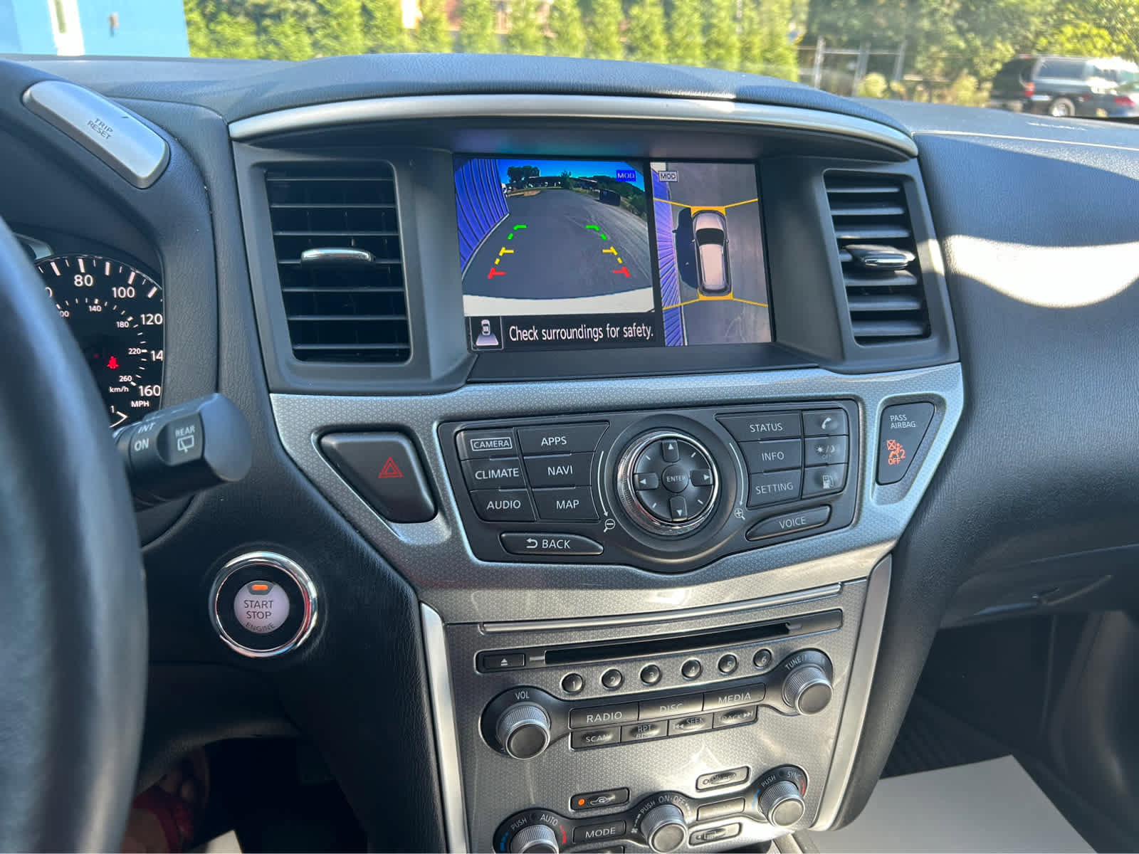 Used 2019 Nissan Pathfinder SL image 22