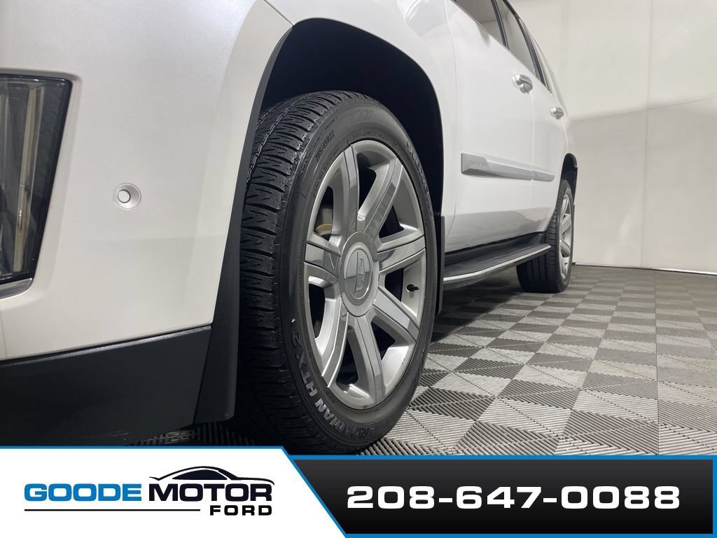 Used 2019 Cadillac Escalade Premium Luxury AWD/4WD image 28