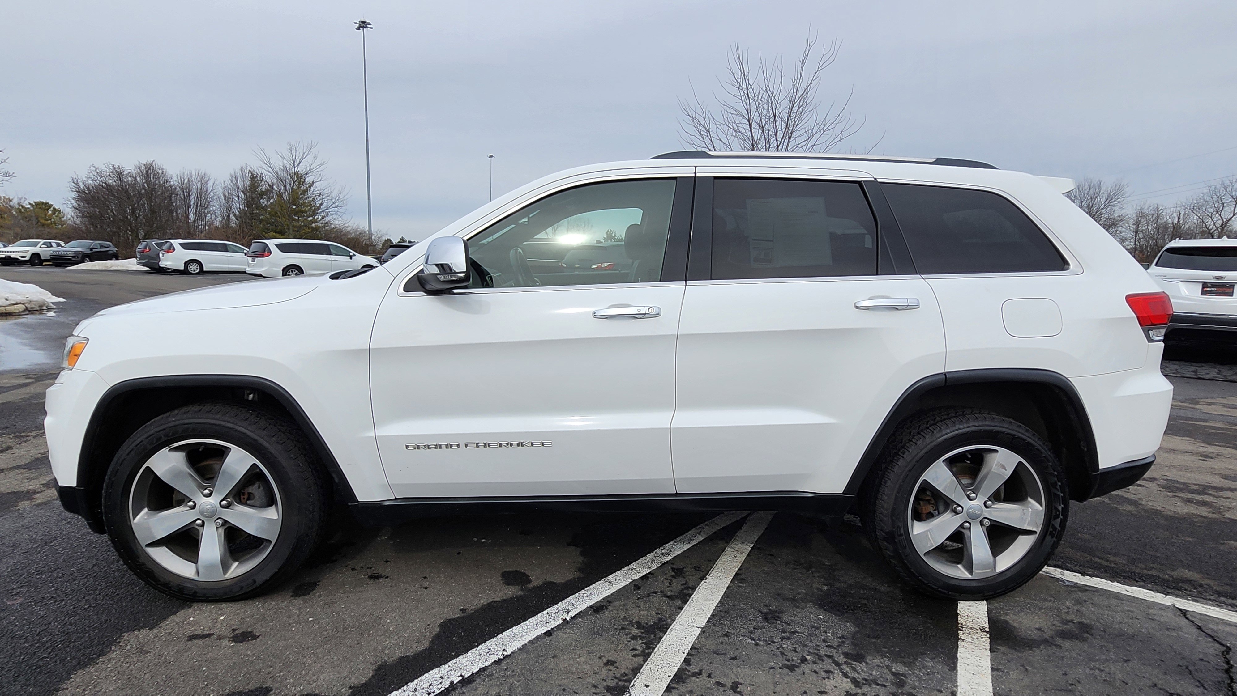 Used 2016 Jeep Grand Cherokee Limited image 16