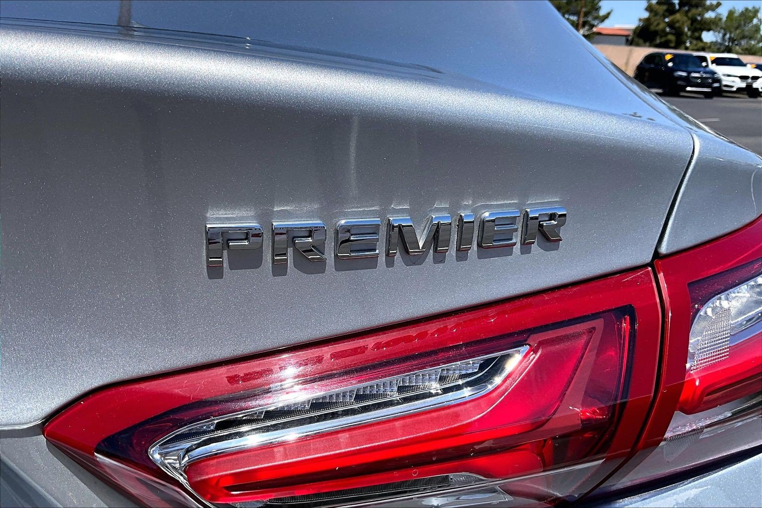 Used 2020 Chevrolet Malibu Premier FWD image 29