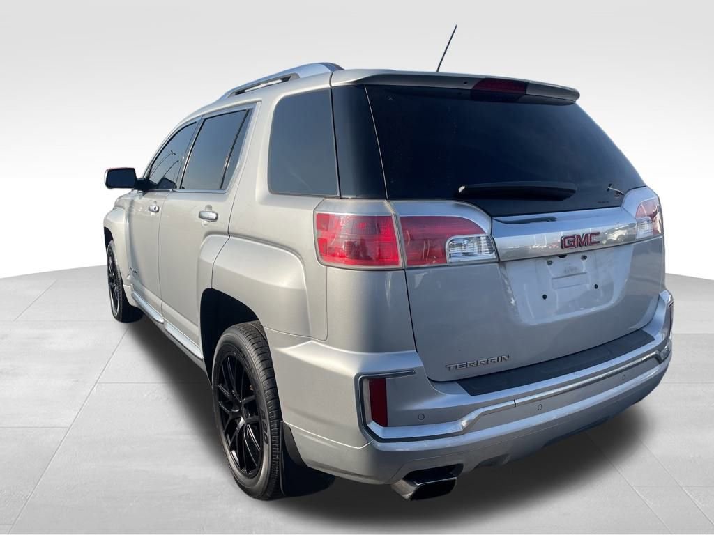 Used 2017 GMC Terrain Denali image 3