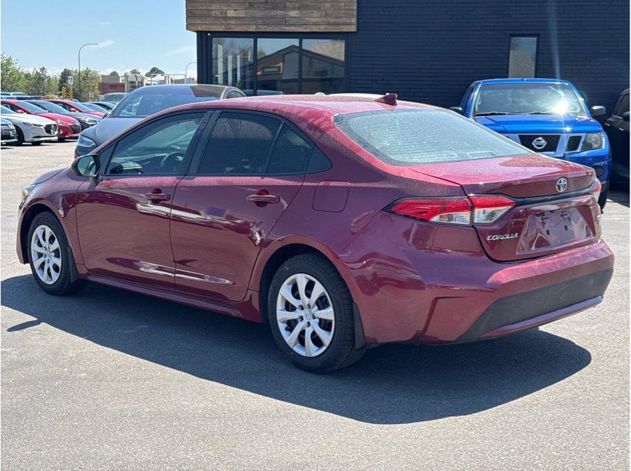 Used 2022 Toyota Corolla LE FWD image 2