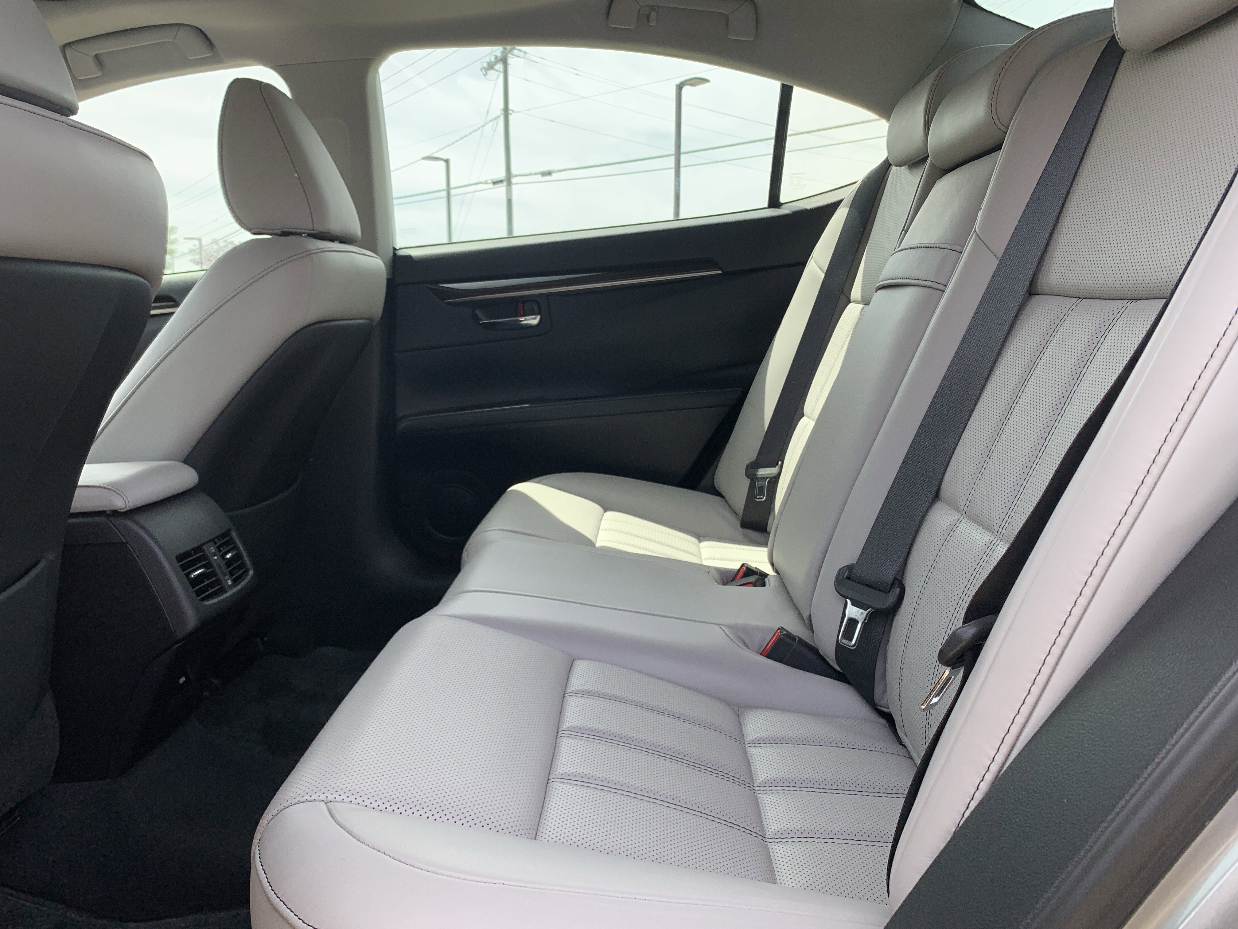 Used 2017 Lexus ES 350 w/ Luxury Package image 28