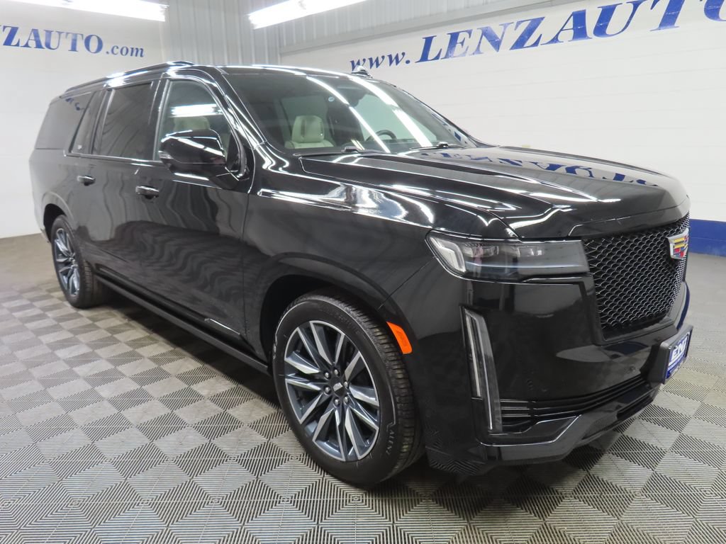 Used 2022 Cadillac Escalade ESV Sport w/ Touring Package AWD/4WD image 3