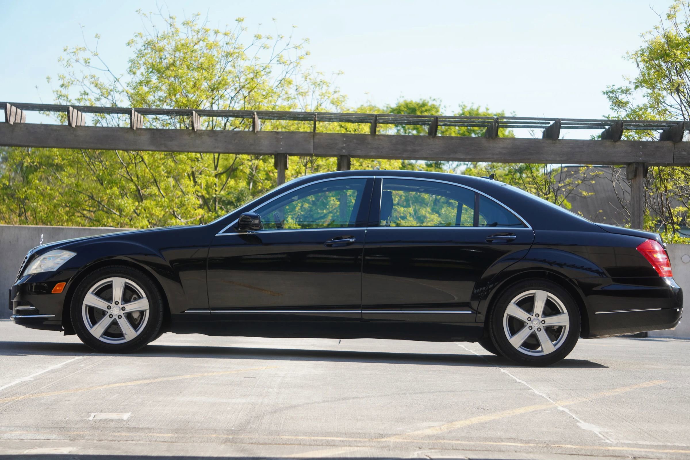 Used 2010 Mercedes-Benz S 550 4MATIC image 16