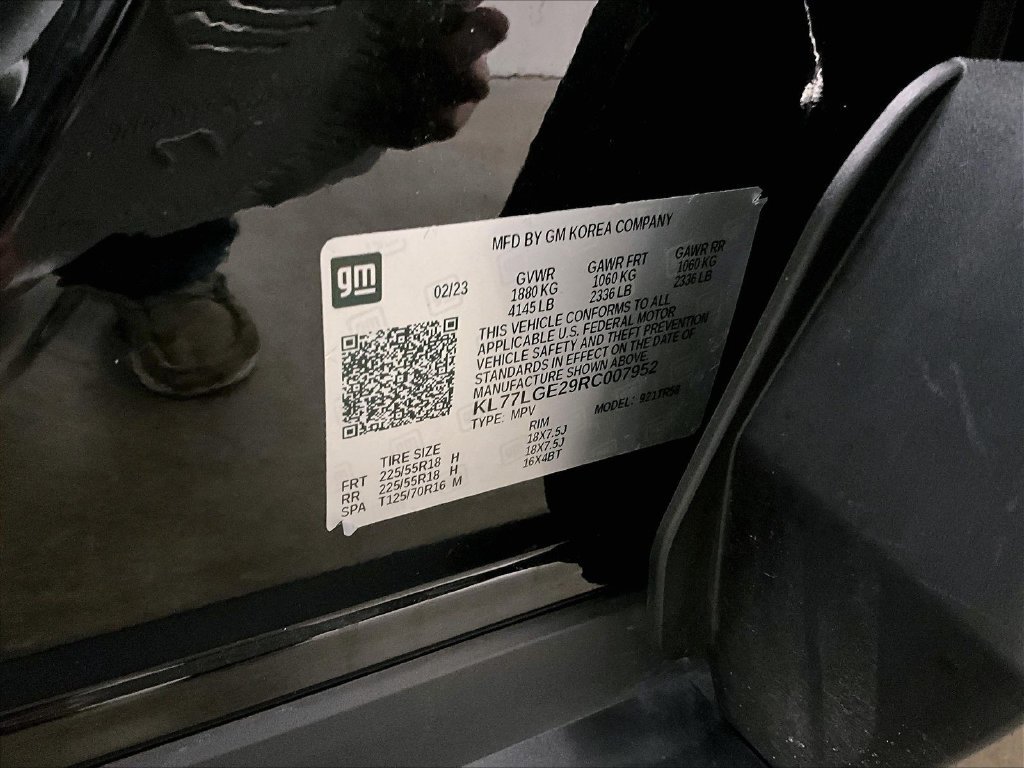 Used 2024 Chevrolet Trax RS FWD image 19