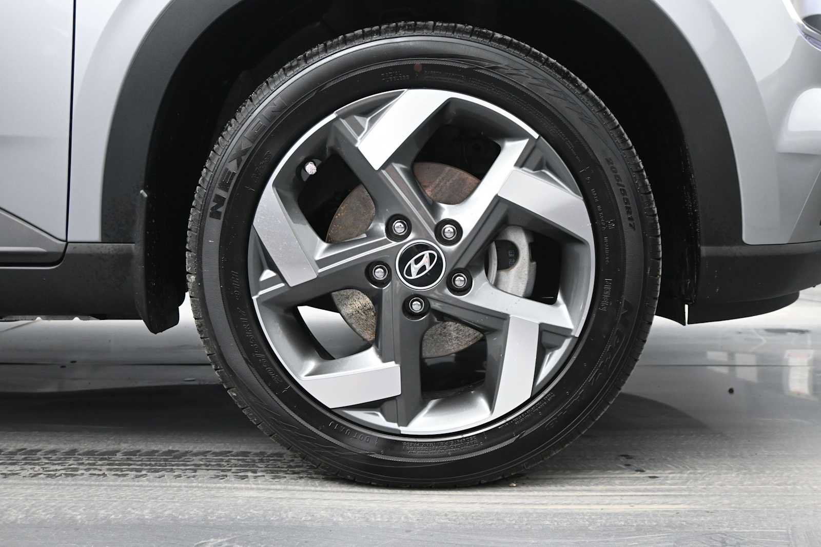 Used 2024 Hyundai Venue SEL FWD image 10