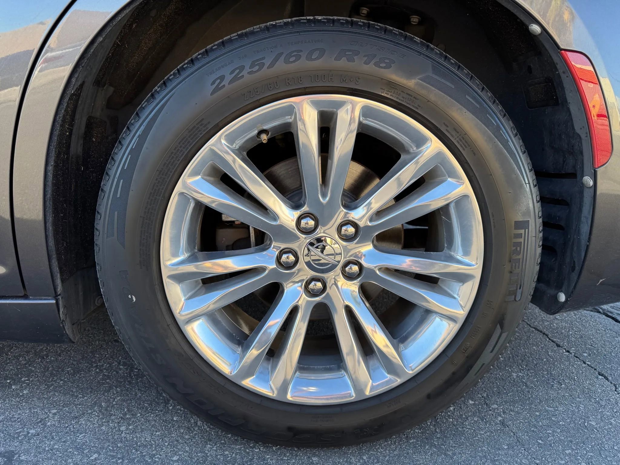 Used 2017 Chrysler 300 Limited image 8