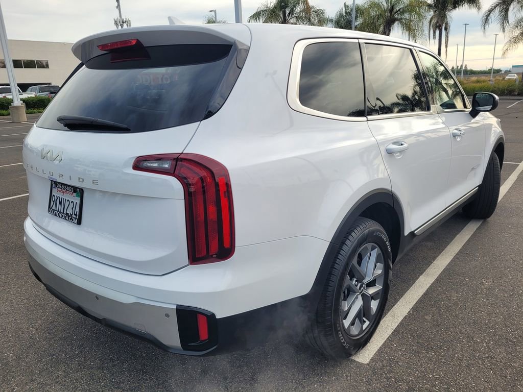 Used 2024 Kia Telluride LX FWD image 4