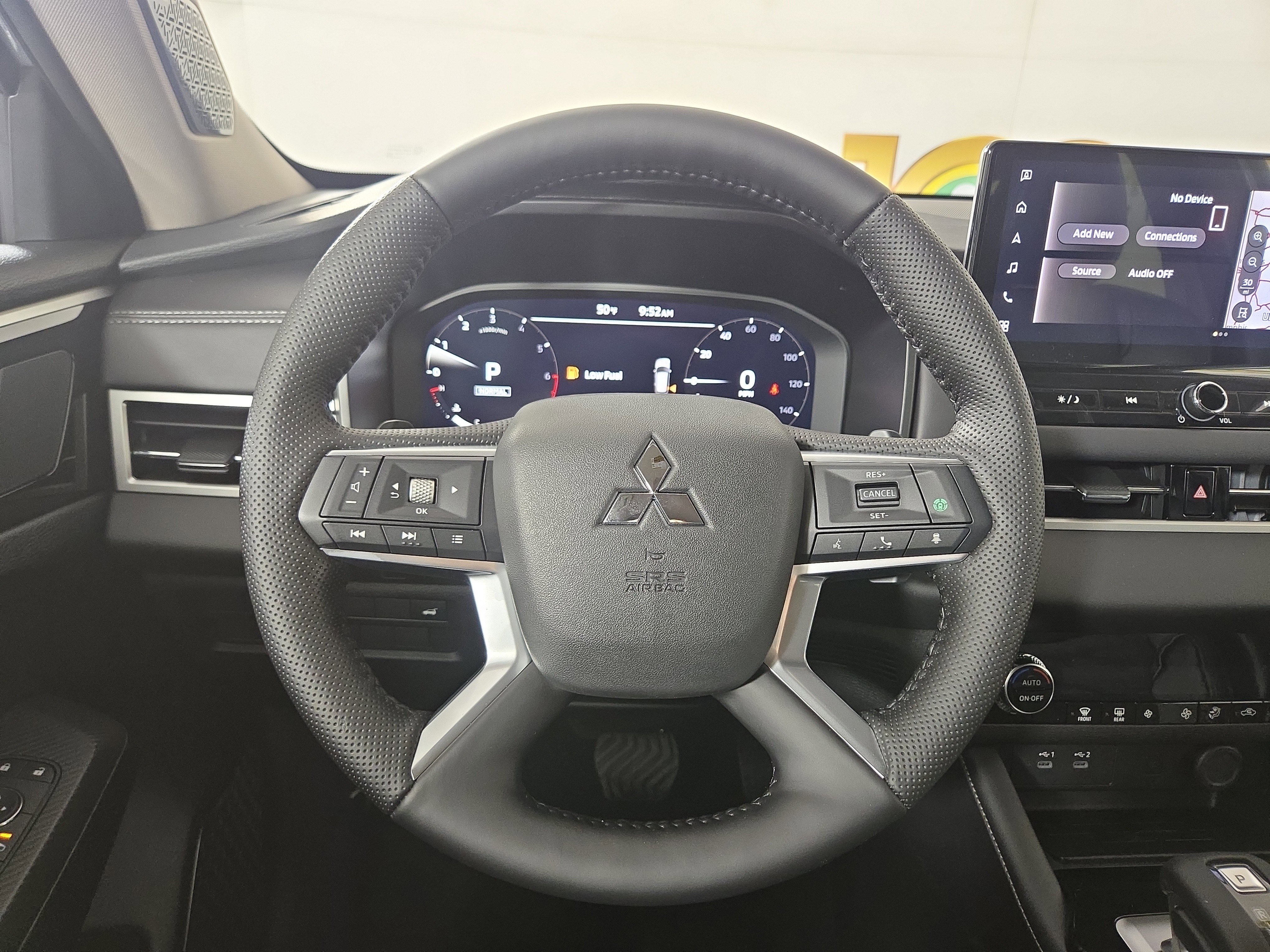 New 2026 Mitsubishi Outlander SE FWD image 14