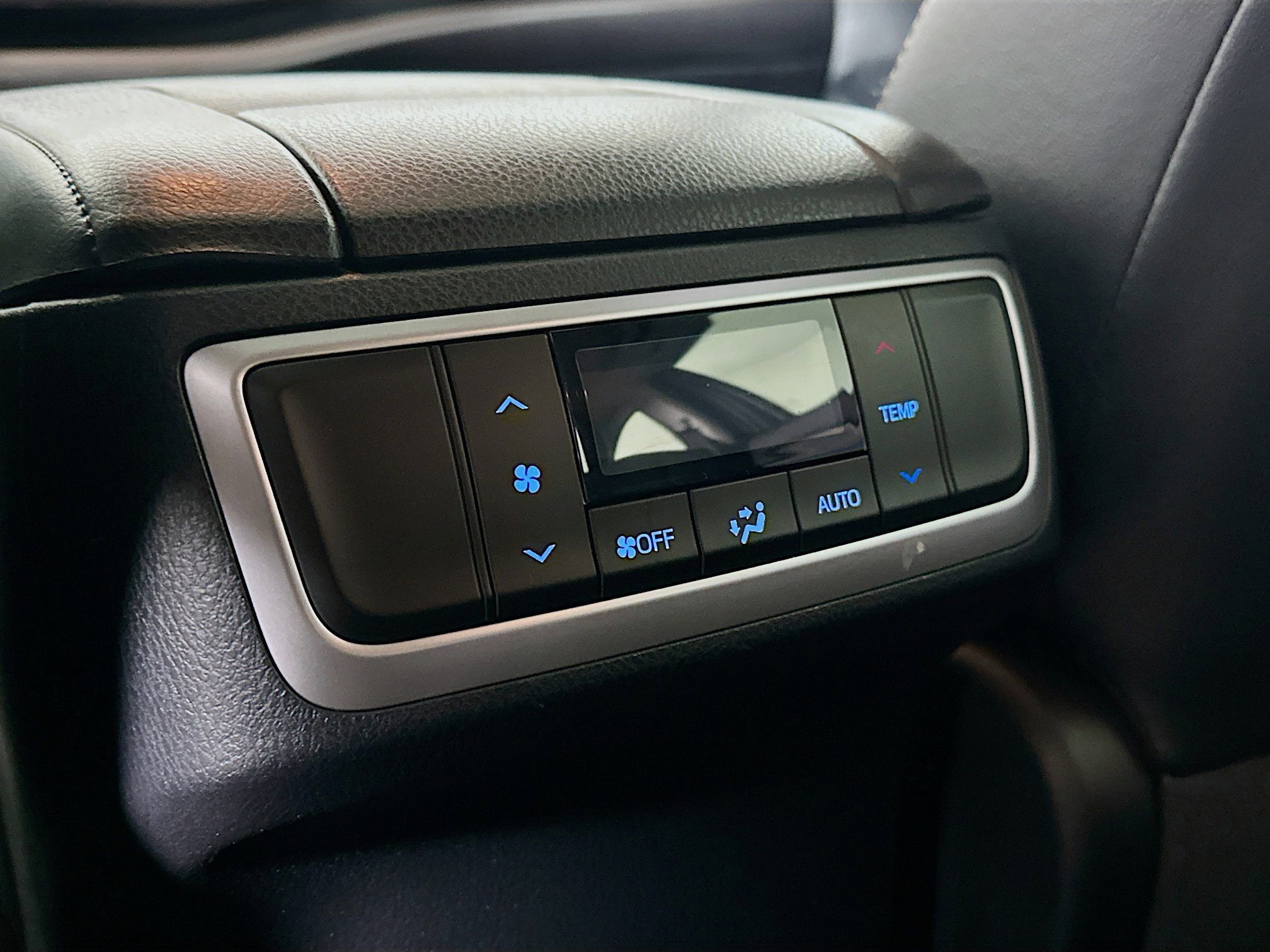 Used 2017 Toyota Highlander Limited image 27