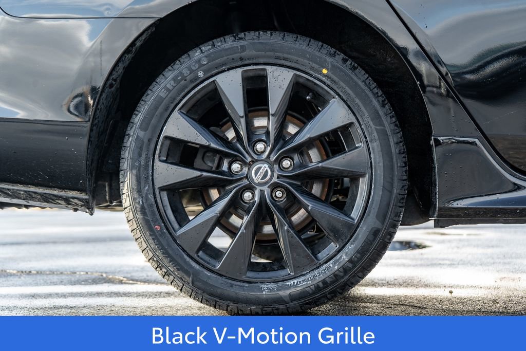 Used 2018 Nissan Sentra SR w/ Technology Package image 9