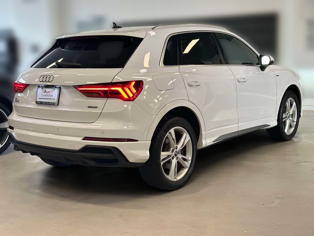 Used 2023 Audi Q3 2.0T Premium w/ Convenience Package AWD/4WD image 4