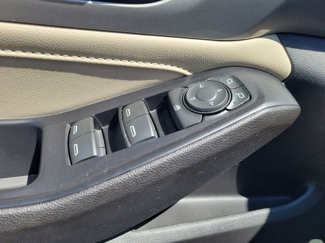 Used 2022 Chevrolet Traverse LS FWD image 21