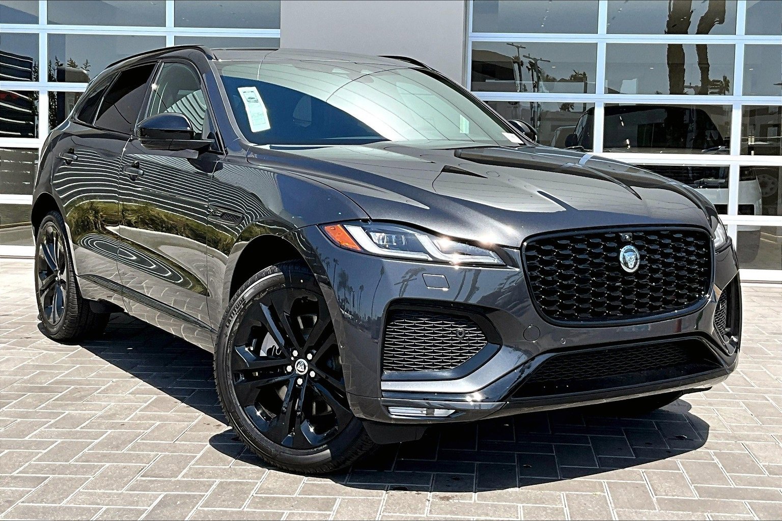 New 2026 Jaguar F-PACE R-Dynamic S image 2