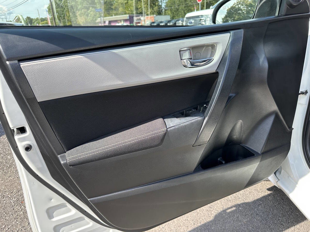 Used 2019 Toyota Corolla LE FWD image 10
