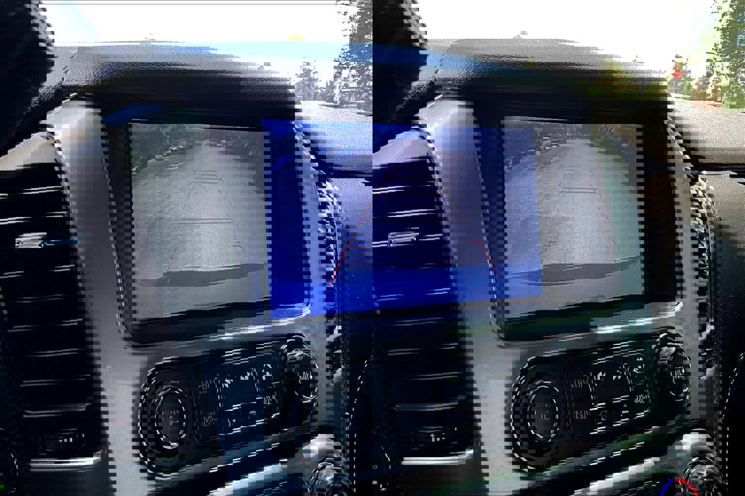 Used 2018 Chevrolet Tahoe LT image 24