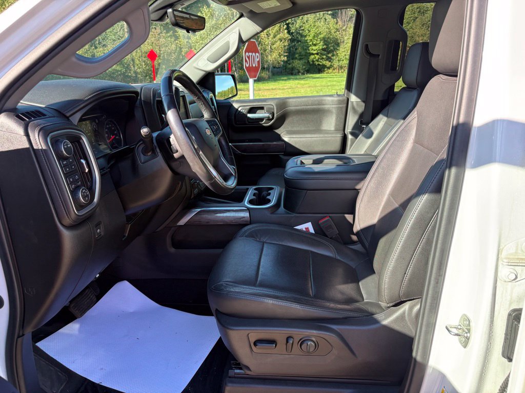 Used 2020 Chevrolet Silverado 1500 LTZ w/ LTZ Plus Package AWD/4WD image 15