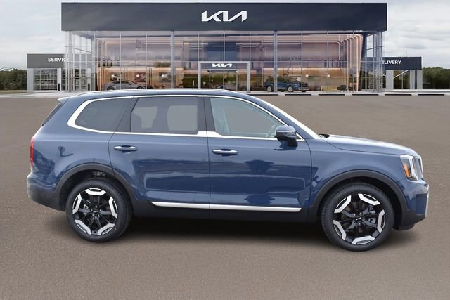 New 2025 Kia Telluride S image 2