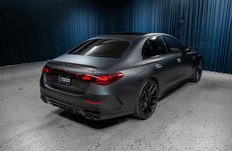 New 2026 Mercedes-Benz E 53 AMG e 4MATIC Sedan image 5