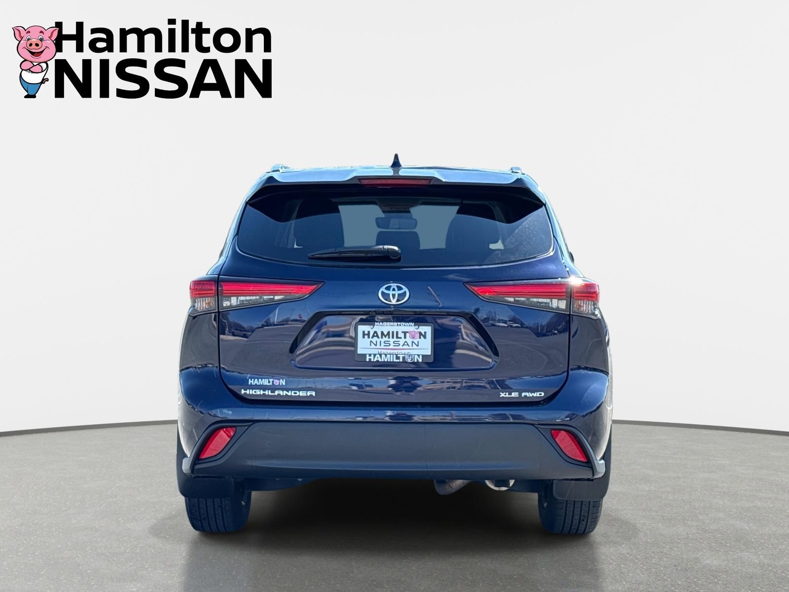 Used 2020 Toyota Highlander XLE AWD/4WD image 3