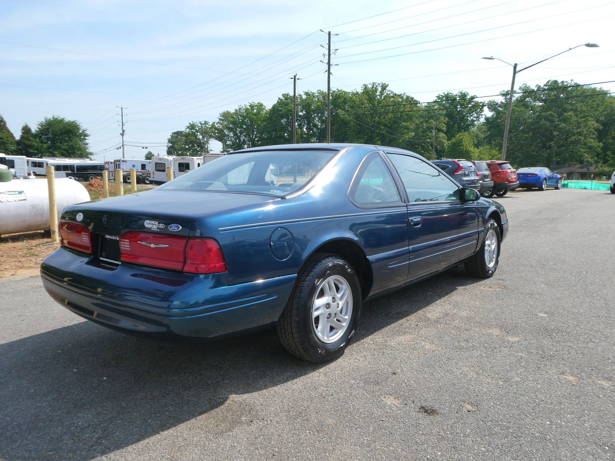 Used 1996 Ford Thunderbird LX RWD image 5