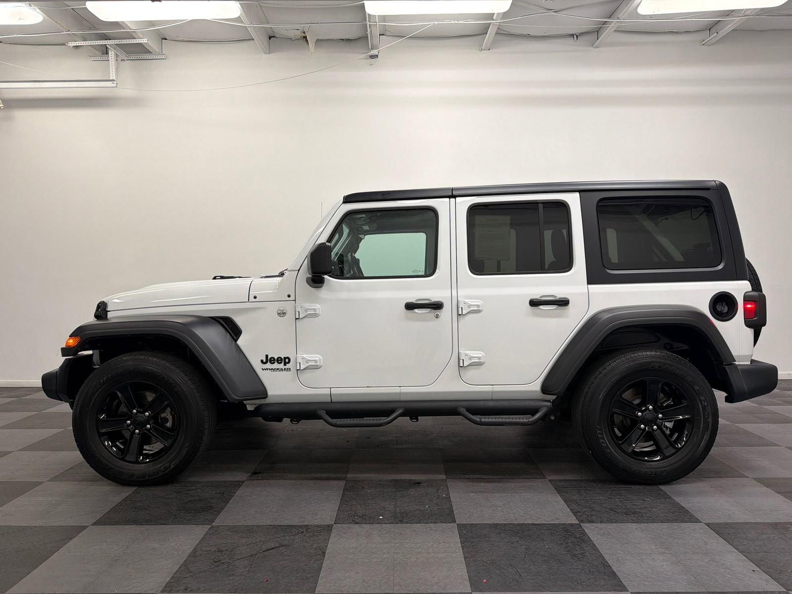 Used 2020 Jeep Wrangler Unlimited Sport image 4
