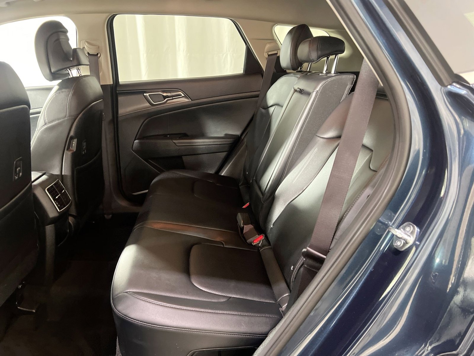 Used 2023 Kia Sportage EX image 25