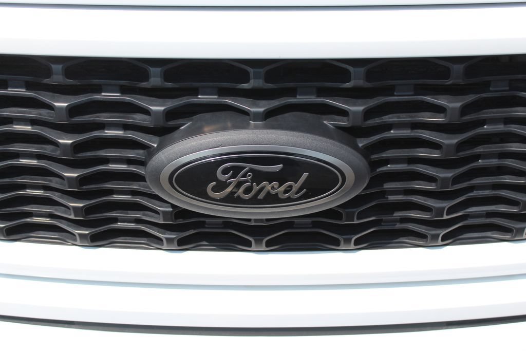 Used 2023 Ford F150 XL w/ STX Black Appearance Package AWD/4WD image 9