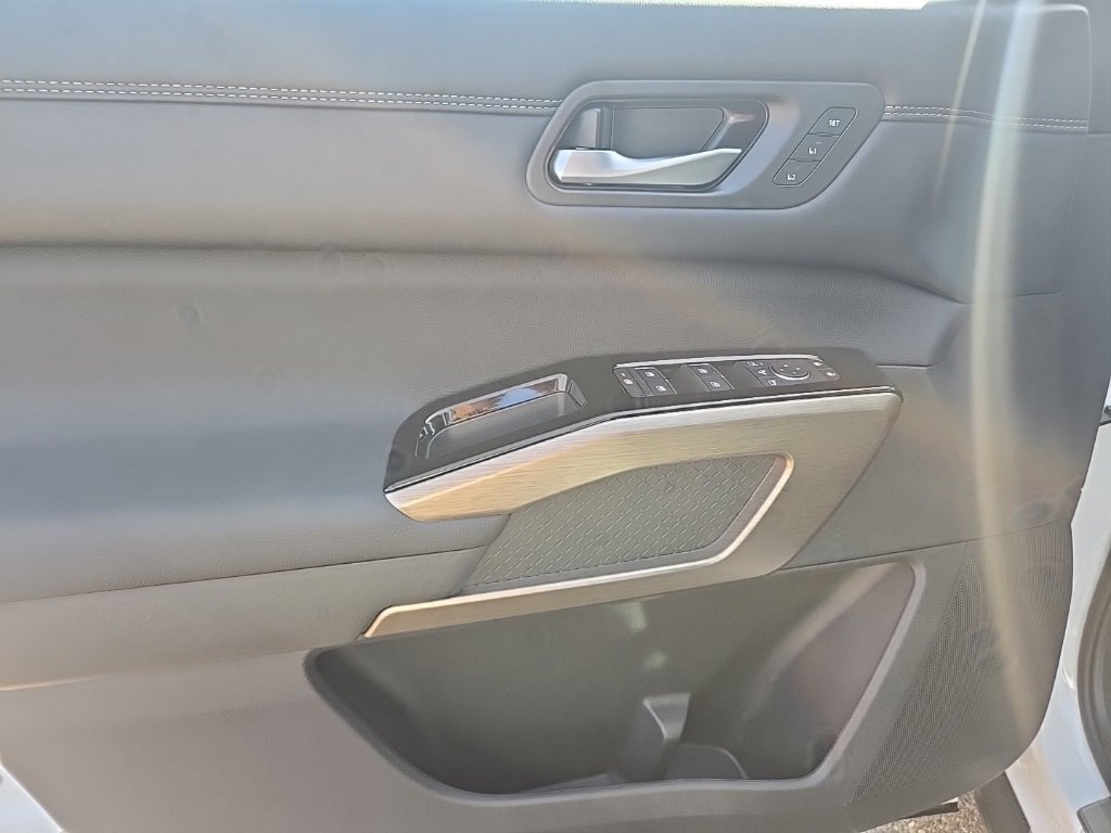 New 2025 Nissan Pathfinder Platinum w/ Lighting Package (N92) image 12