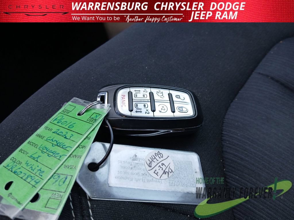 Used 2023 Chrysler Voyager LX FWD image 31