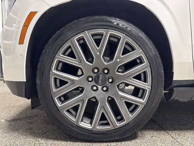 Used 2025 GMC Yukon XL Denali Ultimate image 4