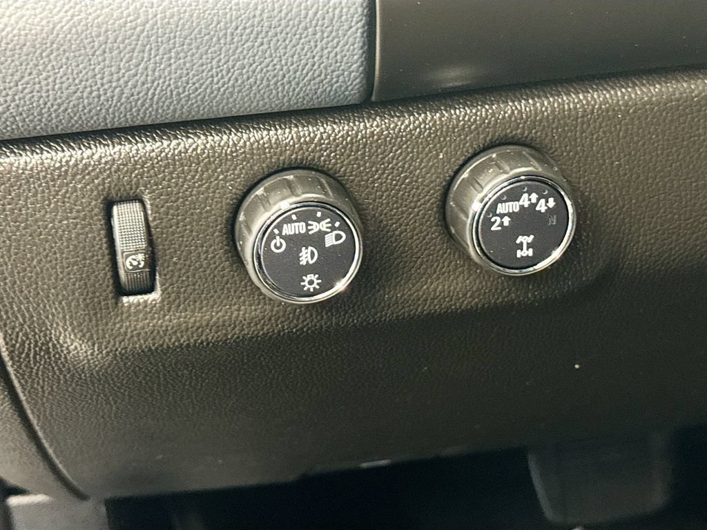 Used 2017 Chevrolet Colorado Z71 AWD/4WD image 6