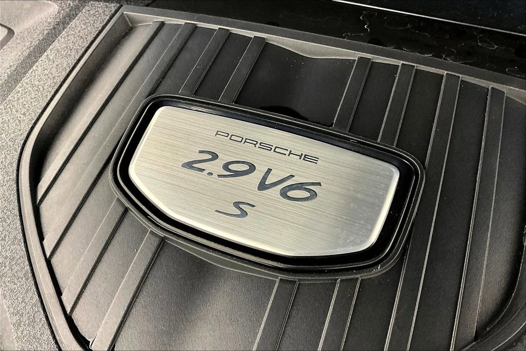 Used 2018 Porsche Panamera 4S image 41