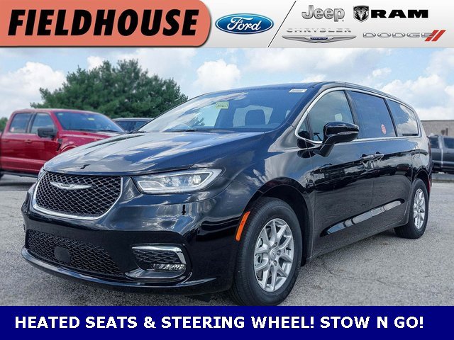 New 2026 Chrysler Pacifica Select