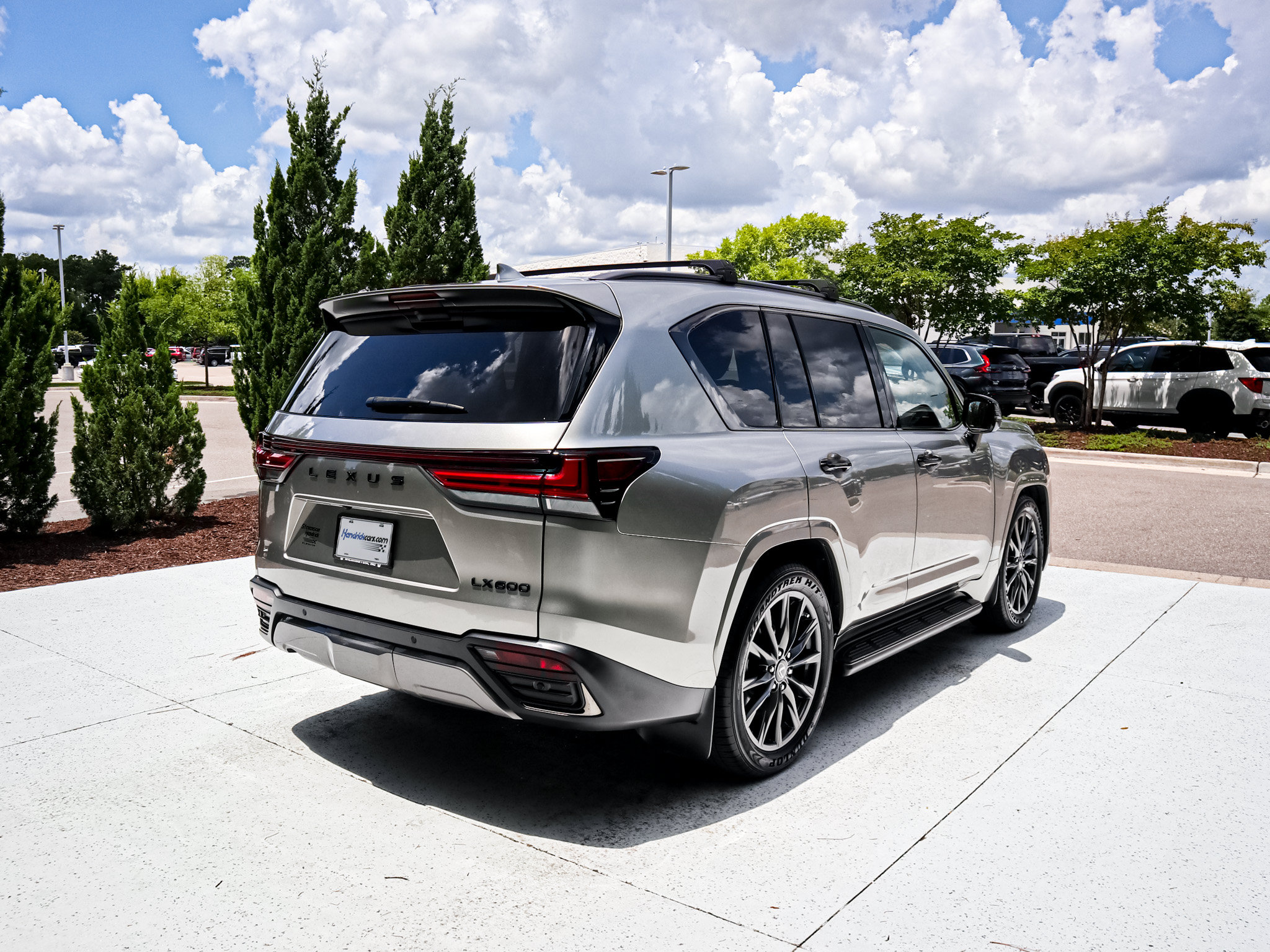 Used 2022 Lexus LX 600 4WD w/ Appearance Package image 10