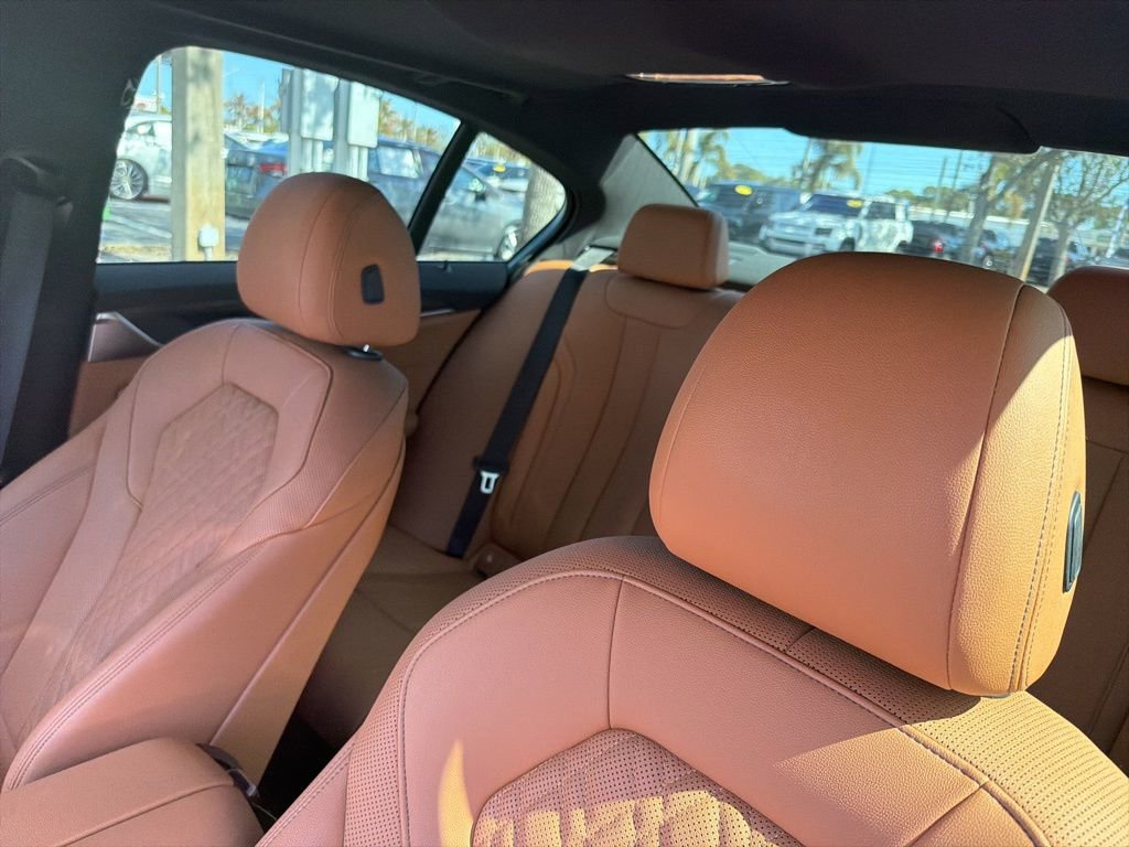 Used 2023 BMW 540i w/ M Sport Package image 10