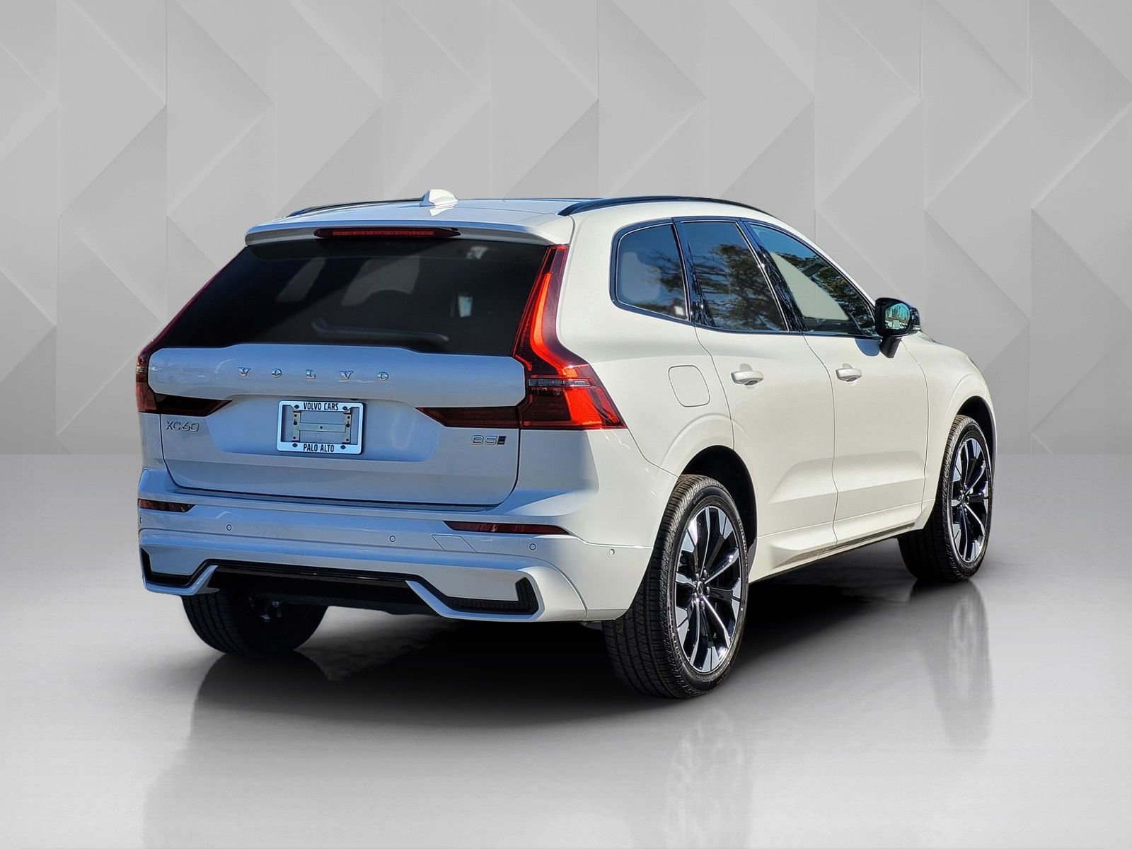 New 2026 Volvo XC60 B5 Plus w/ Protection Package Premier image 6