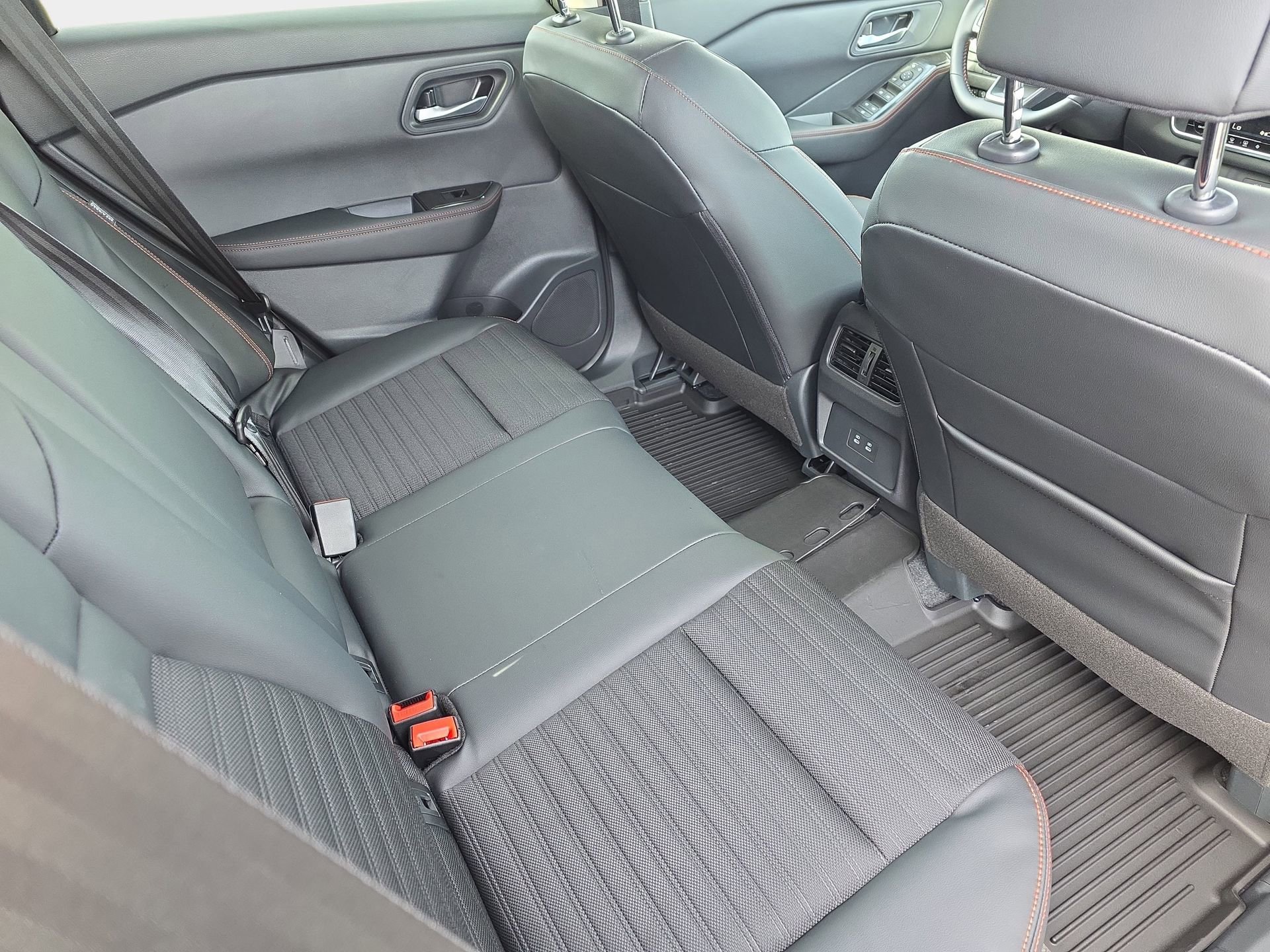 New 2026 Nissan Rogue SV AWD/4WD image 11