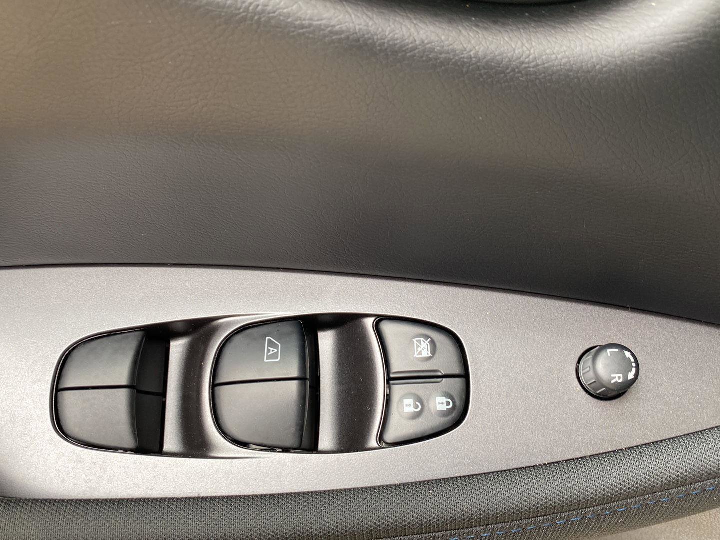 Certified 2023 Nissan Leaf S image 19