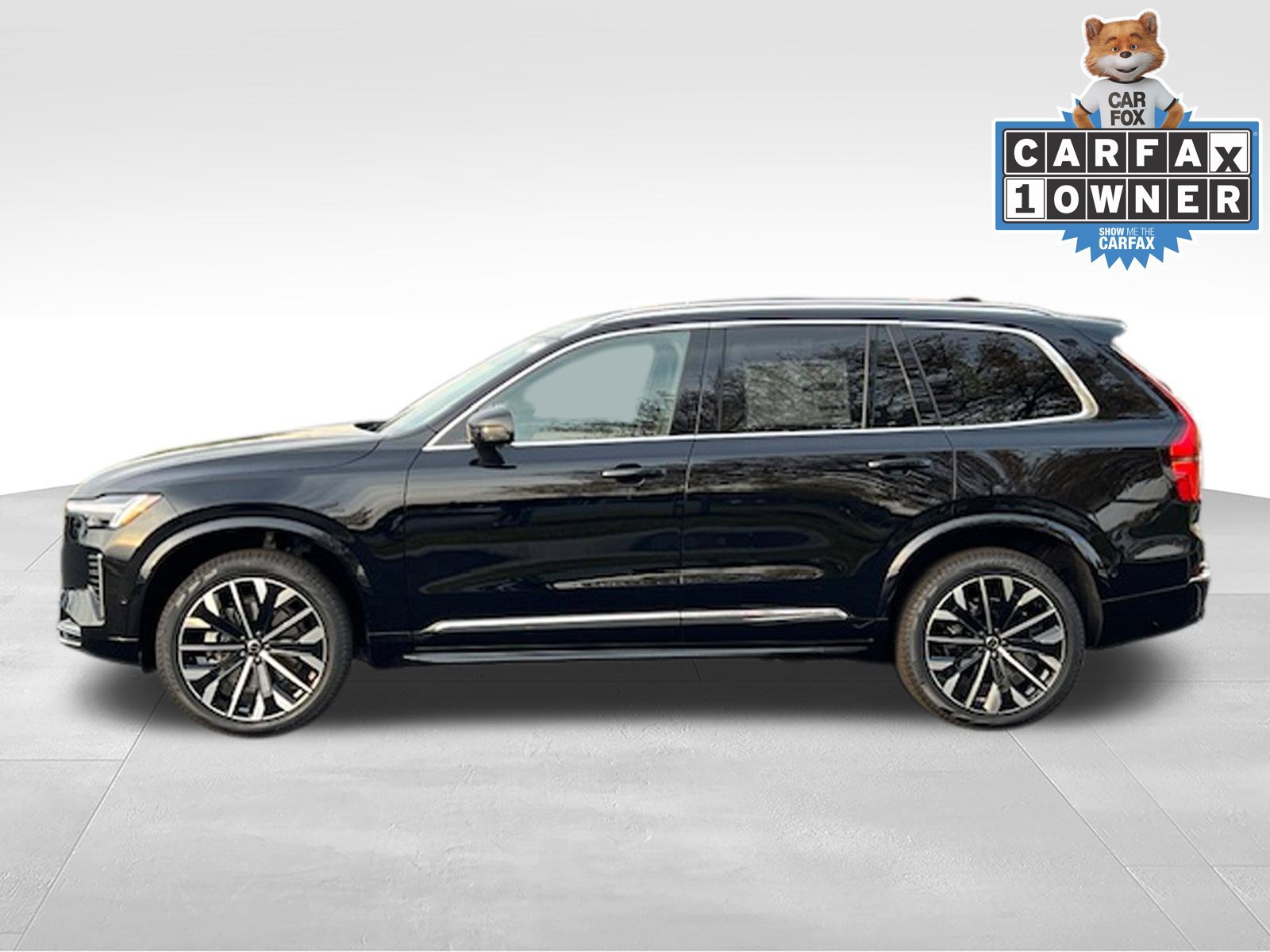New 2026 Volvo XC90 B6 Plus w/ Protection Package Premier AWD/4WD image 3