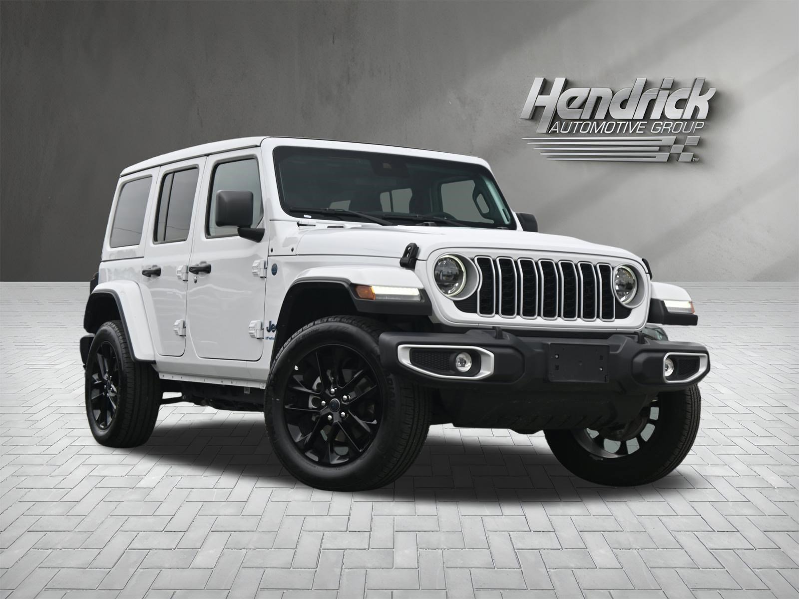 Used 2025 Jeep Wrangler Unlimited Sahara w/ Safety Group AWD/4WD video 2