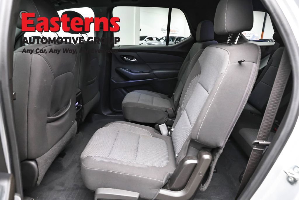 Used 2022 Chevrolet Traverse LT FWD image 22