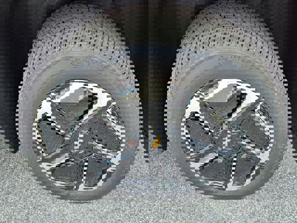 New 2026 Chevrolet Silverado EV LT image 9