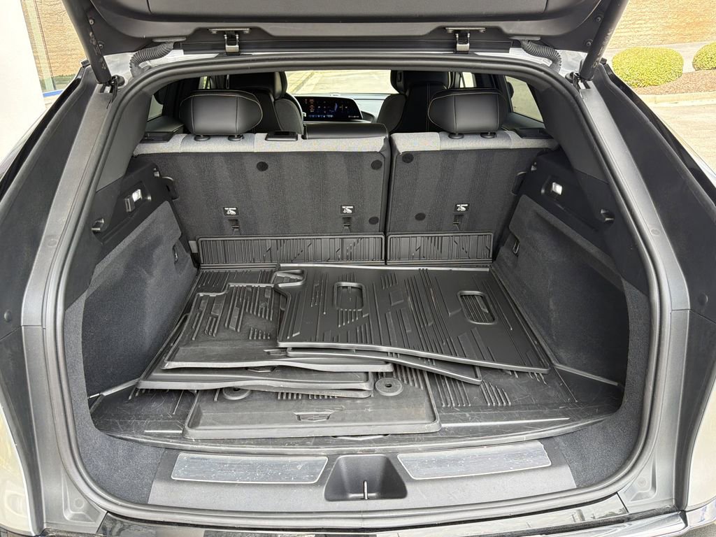 Used 2024 Cadillac Lyriq Tech image 10