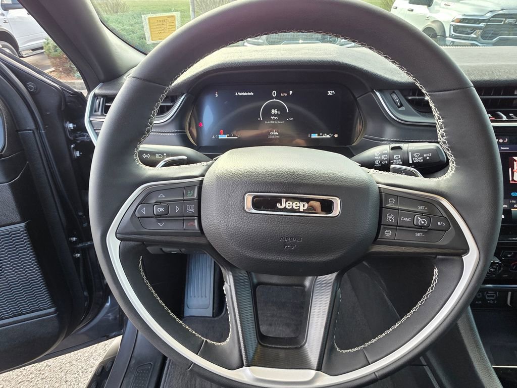 Used 2024 Jeep Grand Cherokee L Altitude image 15