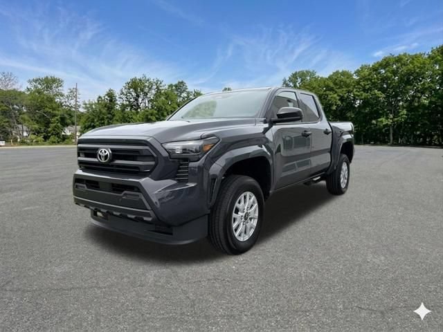 Used 2025 Toyota Tacoma SR w/ SR Upgrade Package AWD/4WD image 4